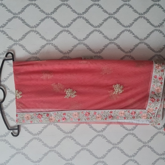 Lehenga set. - Picture 4 of 9